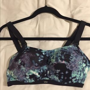 Victoria’s Secret VSX Sport sports bra 34C
